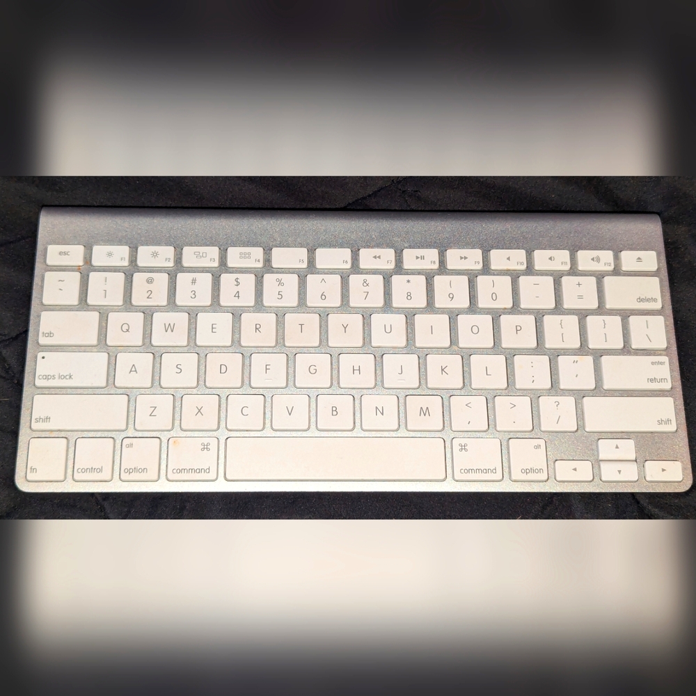 Apple A1314 OEM Wireless Keyboard